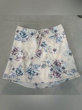 SAGE The Label Floral Tie-Front Crop Top in Cream with Blue & Mauve Flowers